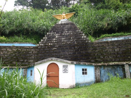 Descubierto en Costa Rica posible monumento Nazi de 1931 Nazi-monument-in-costa-rica-daniel-vargas-03